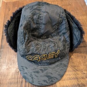 Oakley Fuzzy Hat